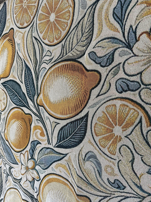 A wall rug with Amalfi lemons